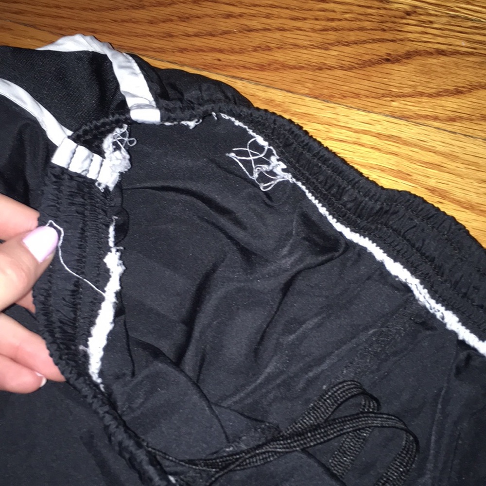 Black athletic shorts - Picture 2 of 2